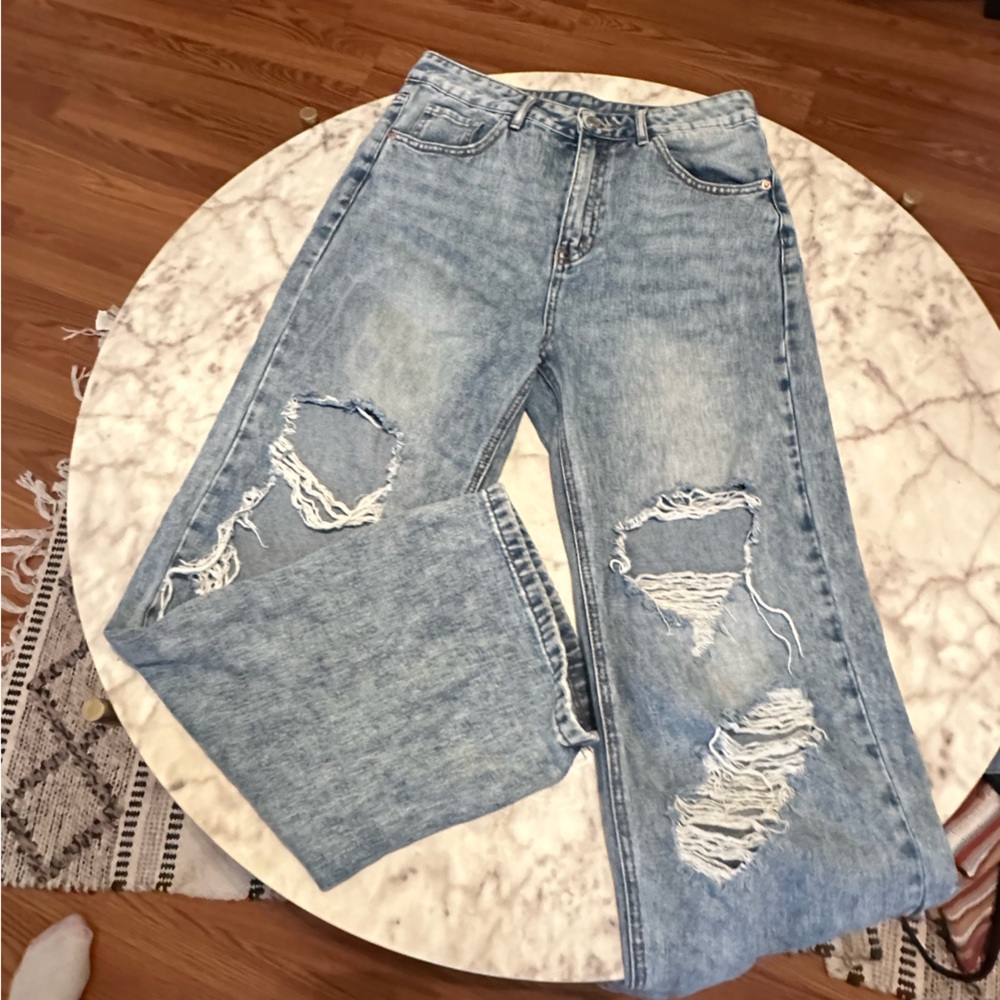 Cute and comfy baggy cutout